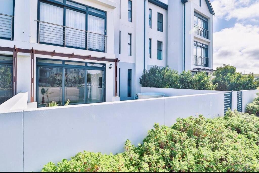 Sitari County Estate - The Iconic Estate Apartment *